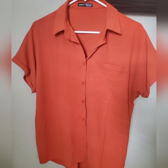 Flowy, collar button up - Picture 2 of 5